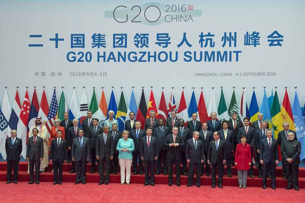 President Xi welcomes presidents attending the G20 summit